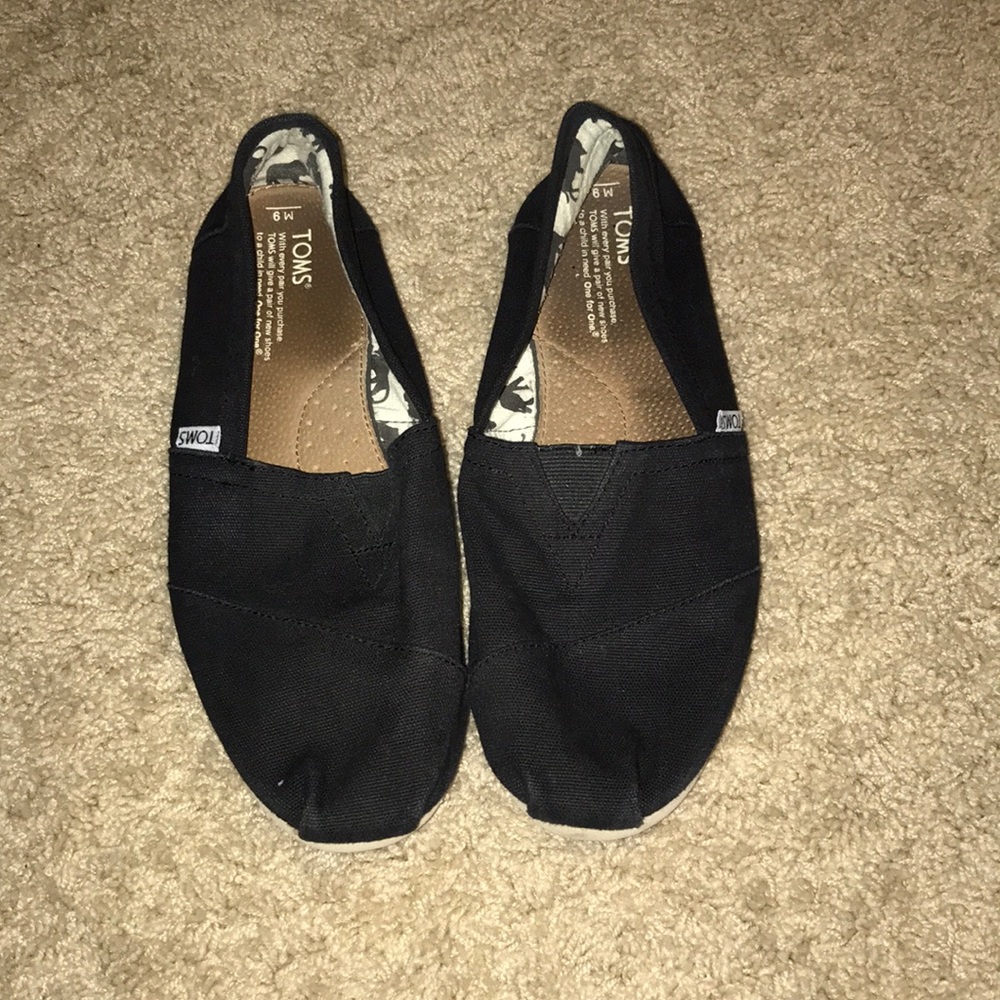 Toms.